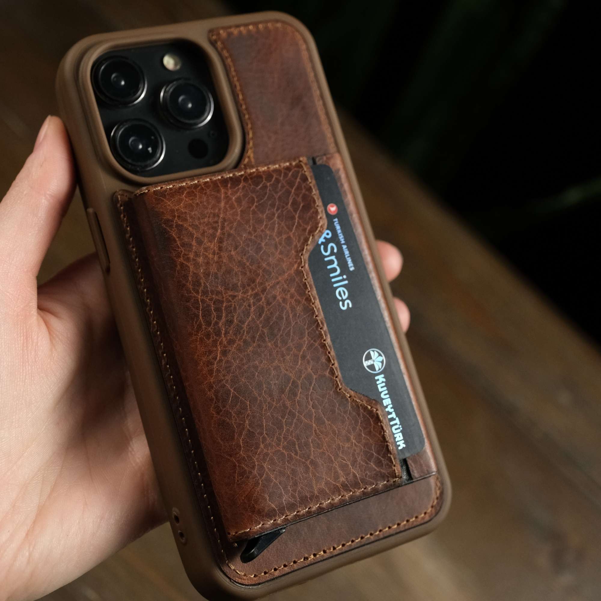 Norveç | Mekanizmalı ve Magsafe özellikli Hakiki Deri Slim Kartlık - Taba (Kahverengi)